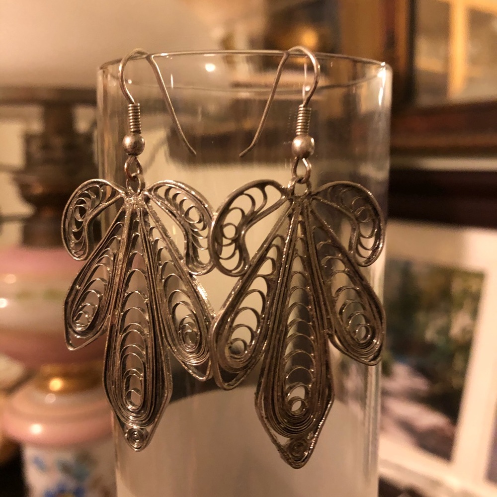 Silver Earrings with leaf quilling design